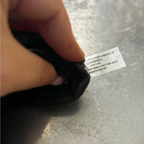 NWOT Chanel small tote with optional daisy stick ons - Picture 7 of 7